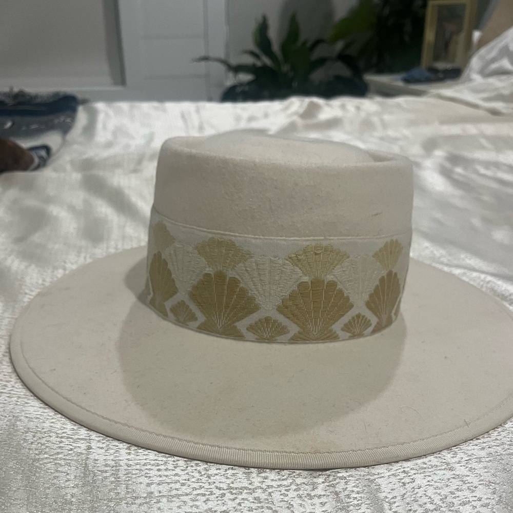 Show me your mumu hat